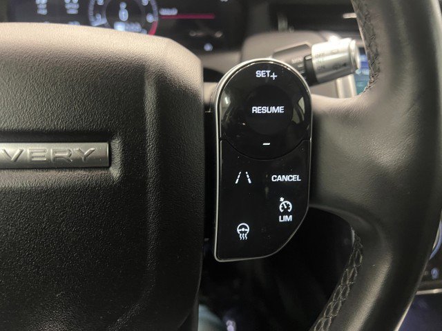 Used 2020 Land Rover Discovery Sport SE image 26