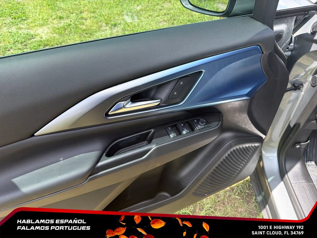 Used 2025 Chevrolet Equinox EV LT w/ Convenience Package FWD image 13