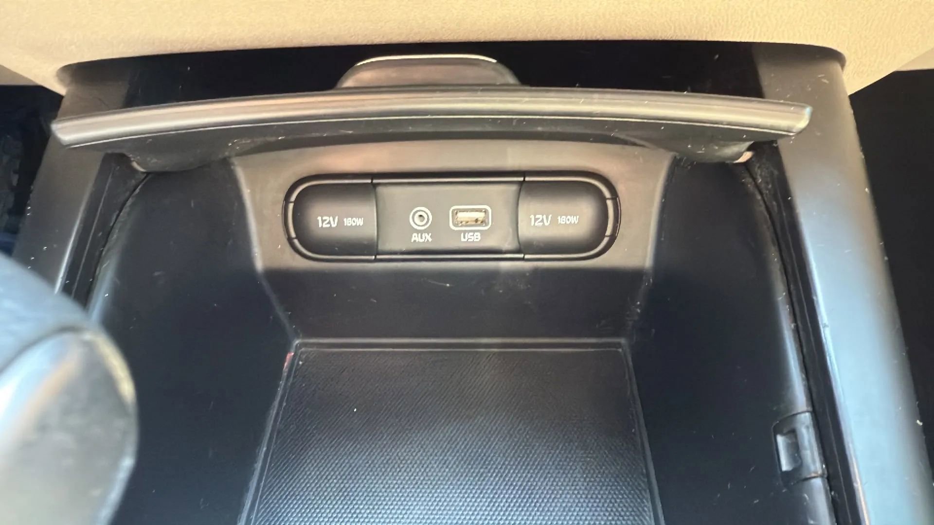 Used 2019 Kia Sorento FWD image 19