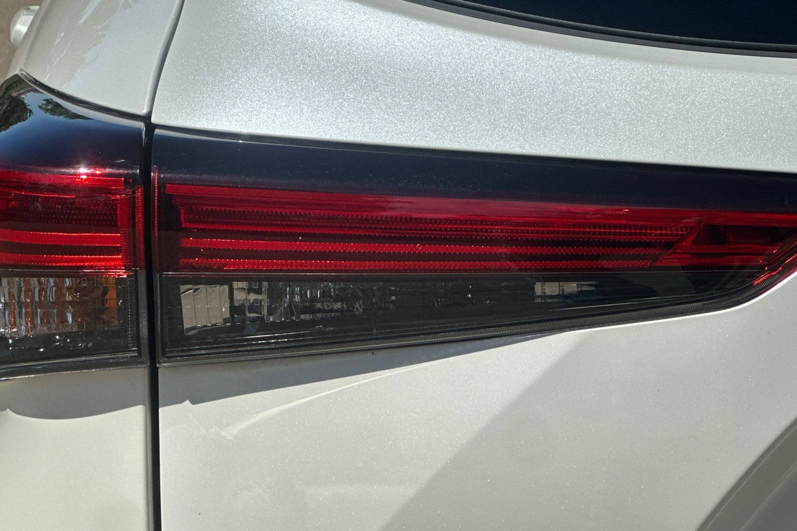 Used 2021 Toyota Highlander LE AWD/4WD image 49