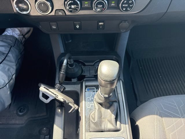 Used 2017 Toyota Tacoma TRD Off-Road w/ Tow Package (A/T) AWD/4WD image 18