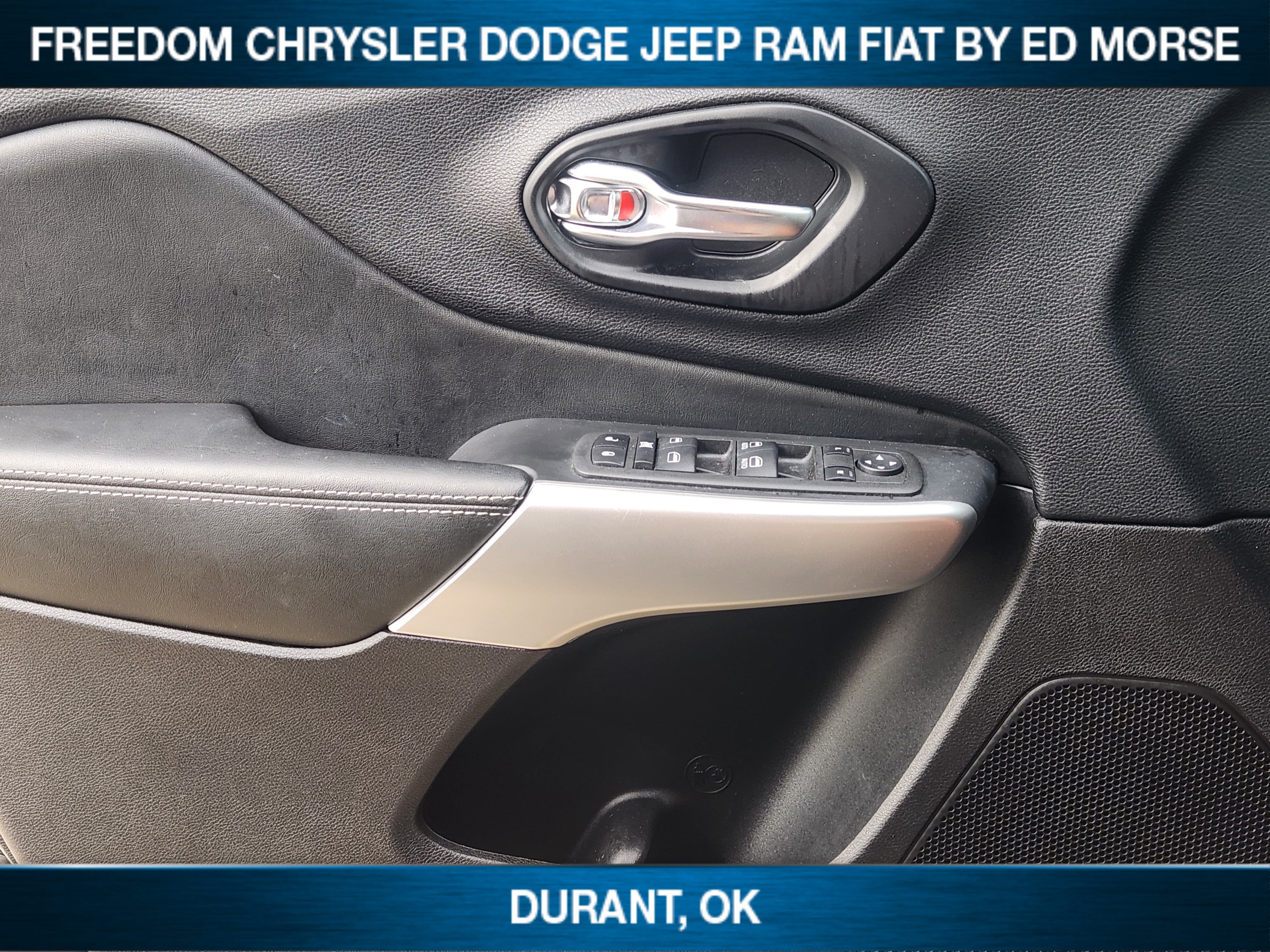 Used 2022 Jeep Cherokee Latitude AWD/4WD image 16