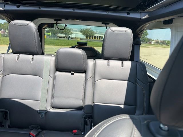Used 2025 Jeep Wrangler Unlimited Sahara AWD/4WD image 7