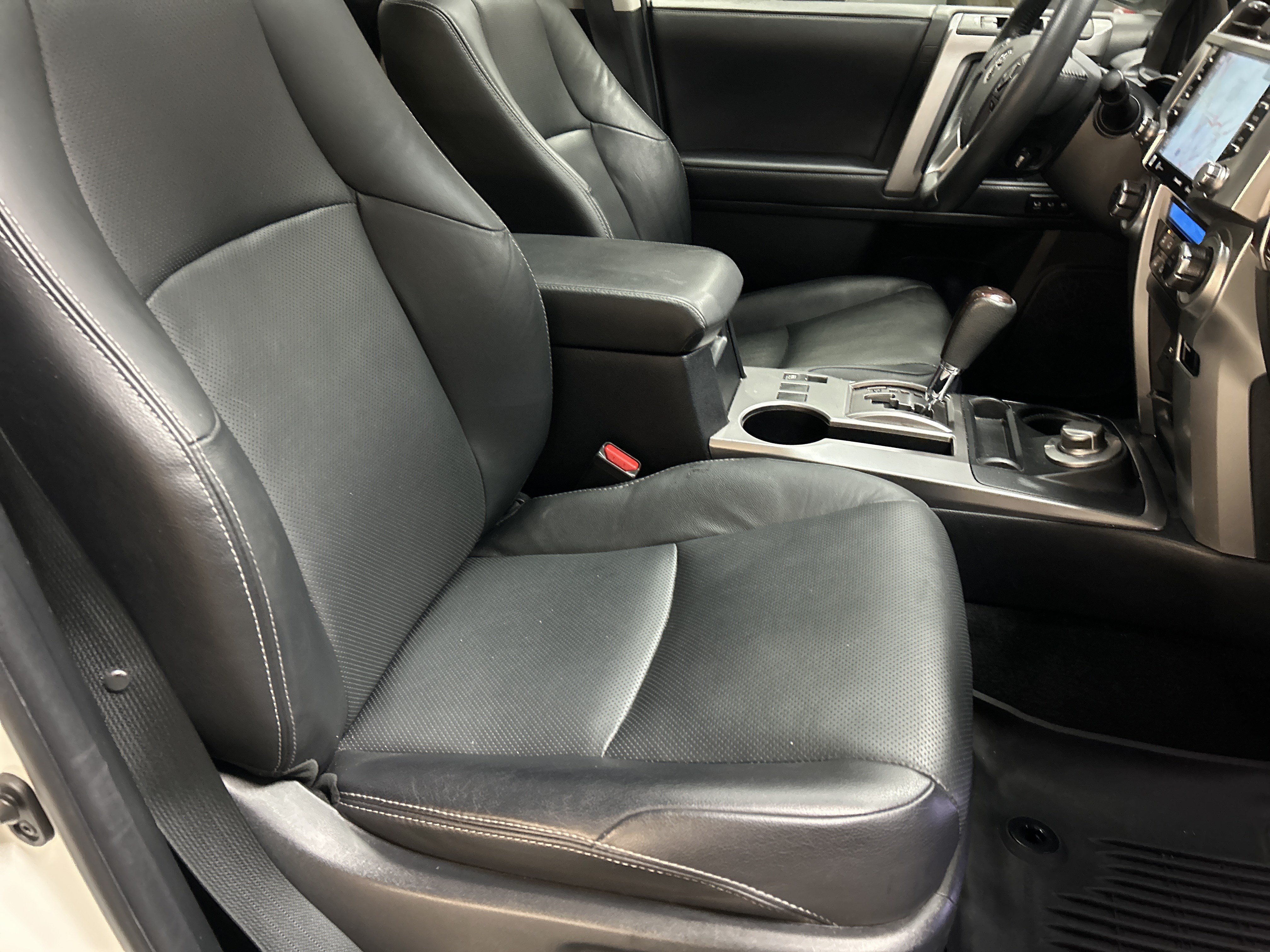Used 2022 Toyota 4Runner Limited AWD/4WD image 33