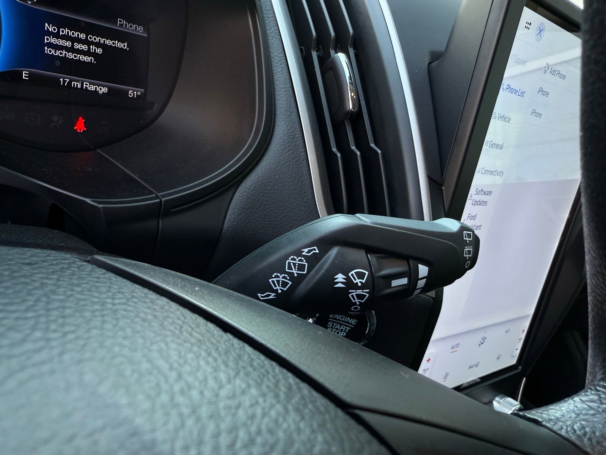 Used 2024 Ford Edge SE image 38