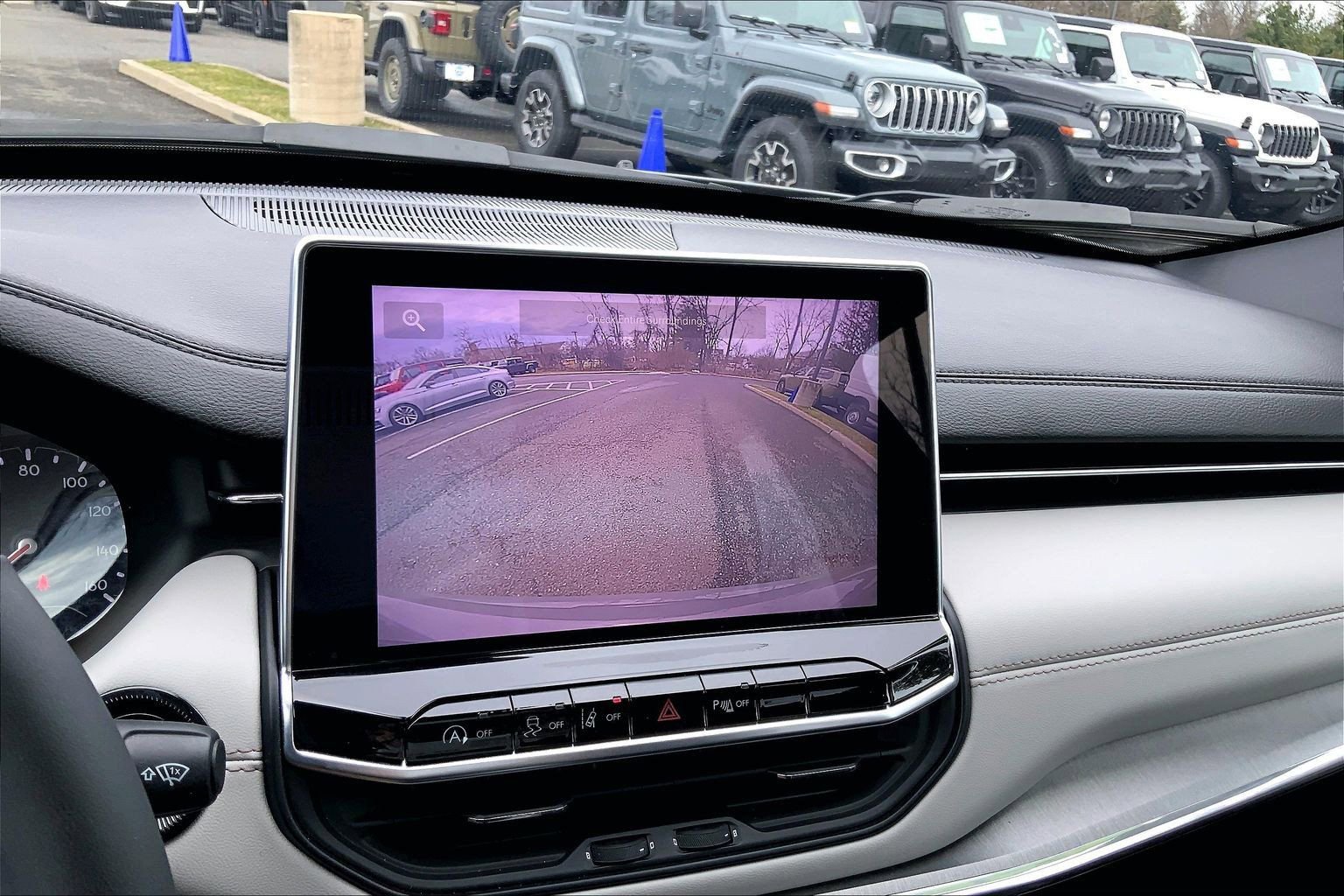 Certified 2024 Jeep Compass Limited image 28