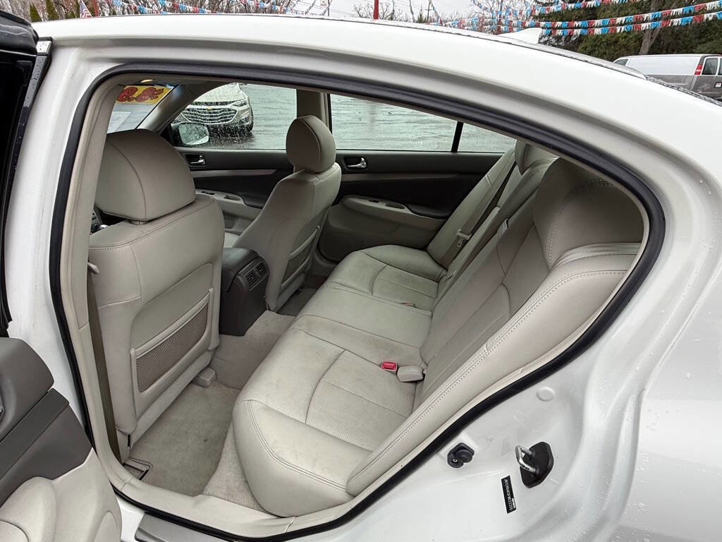 Used 2015 INFINITI Q40 AWD w/ Navigation Package image 8