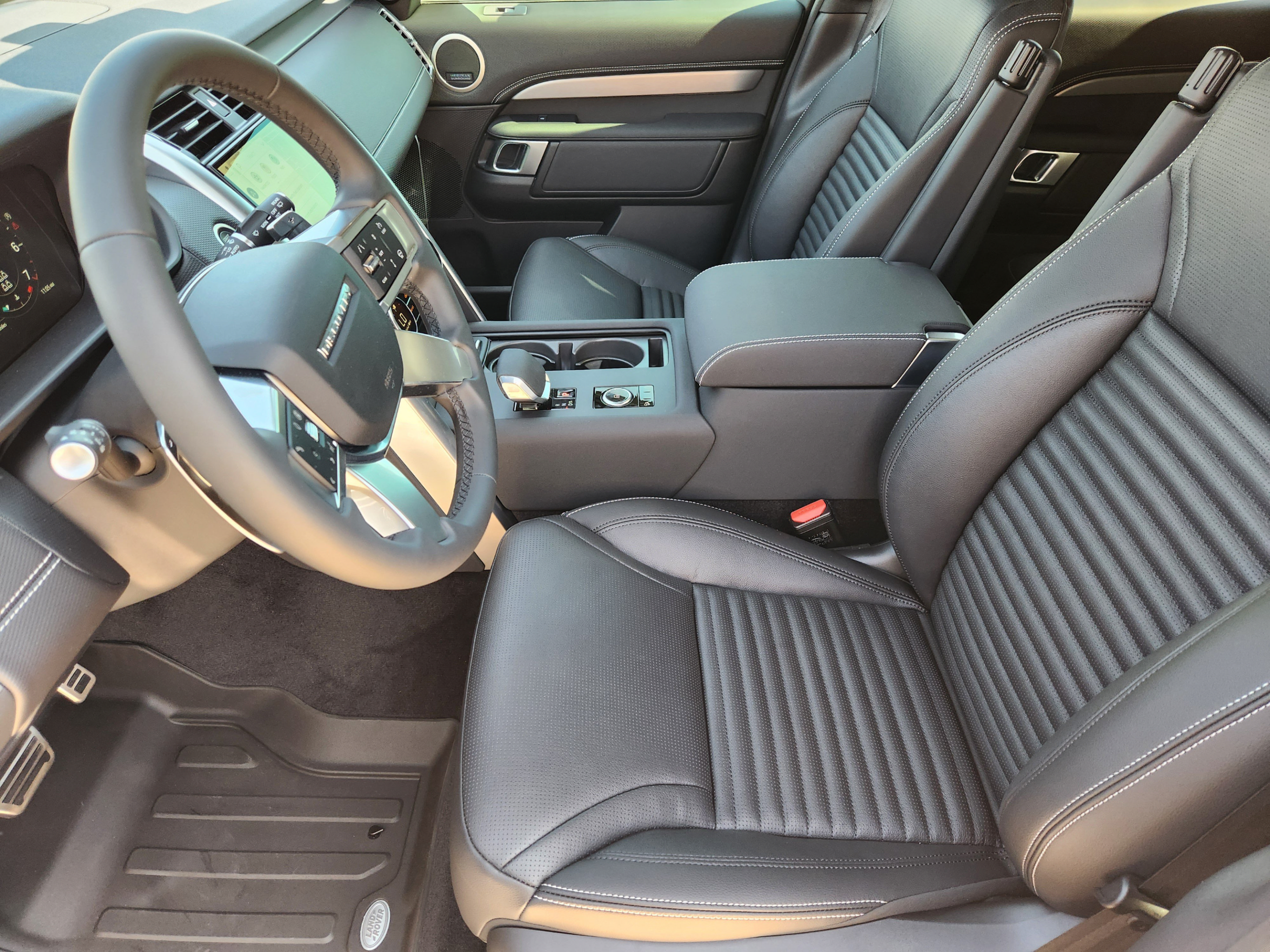 New 2026 Land Rover Discovery Dynamic SE AWD/4WD image 8