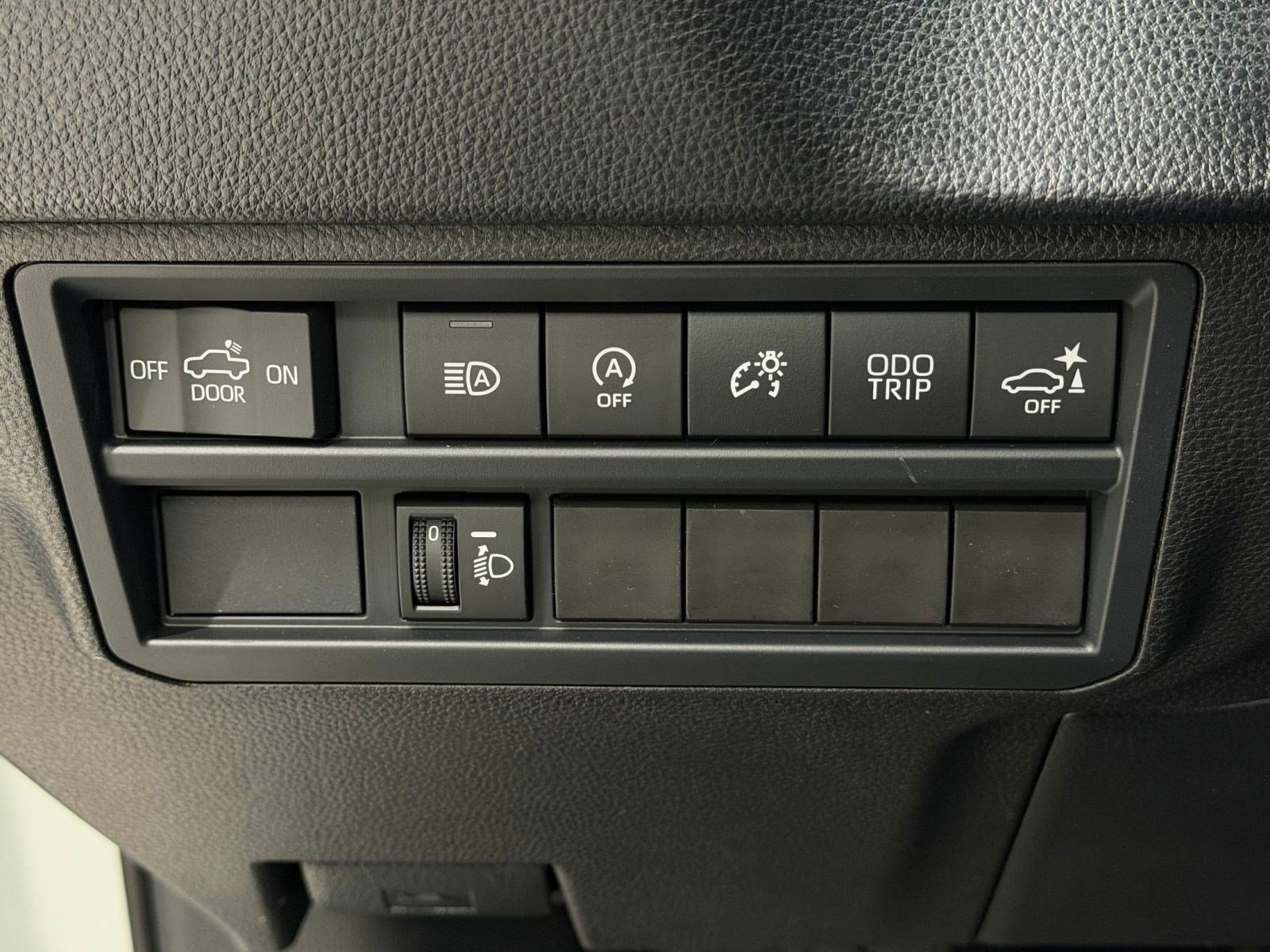 New 2026 Toyota Tundra SR AWD/4WD image 29