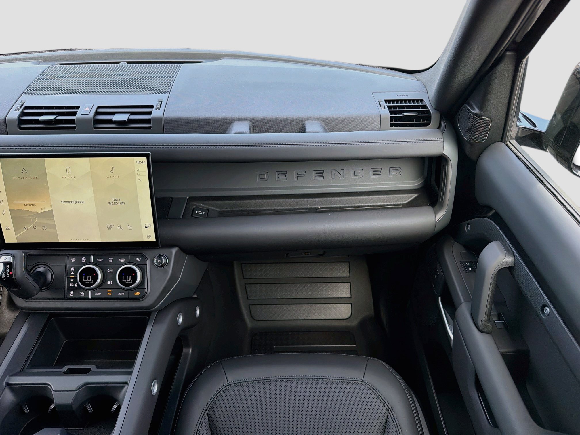 New 2026 Land Rover Defender 110 S AWD/4WD image 18