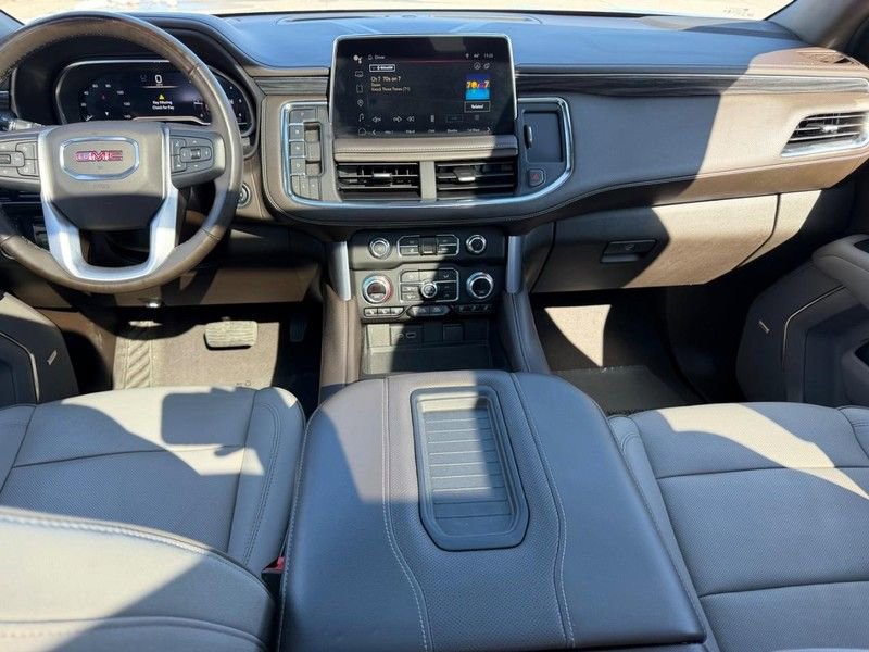Used 2023 GMC Yukon SLT w/ SLT Premium Package image 12