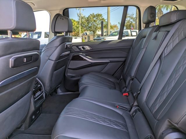 Used 2025 BMW X7 xDrive40i image 16