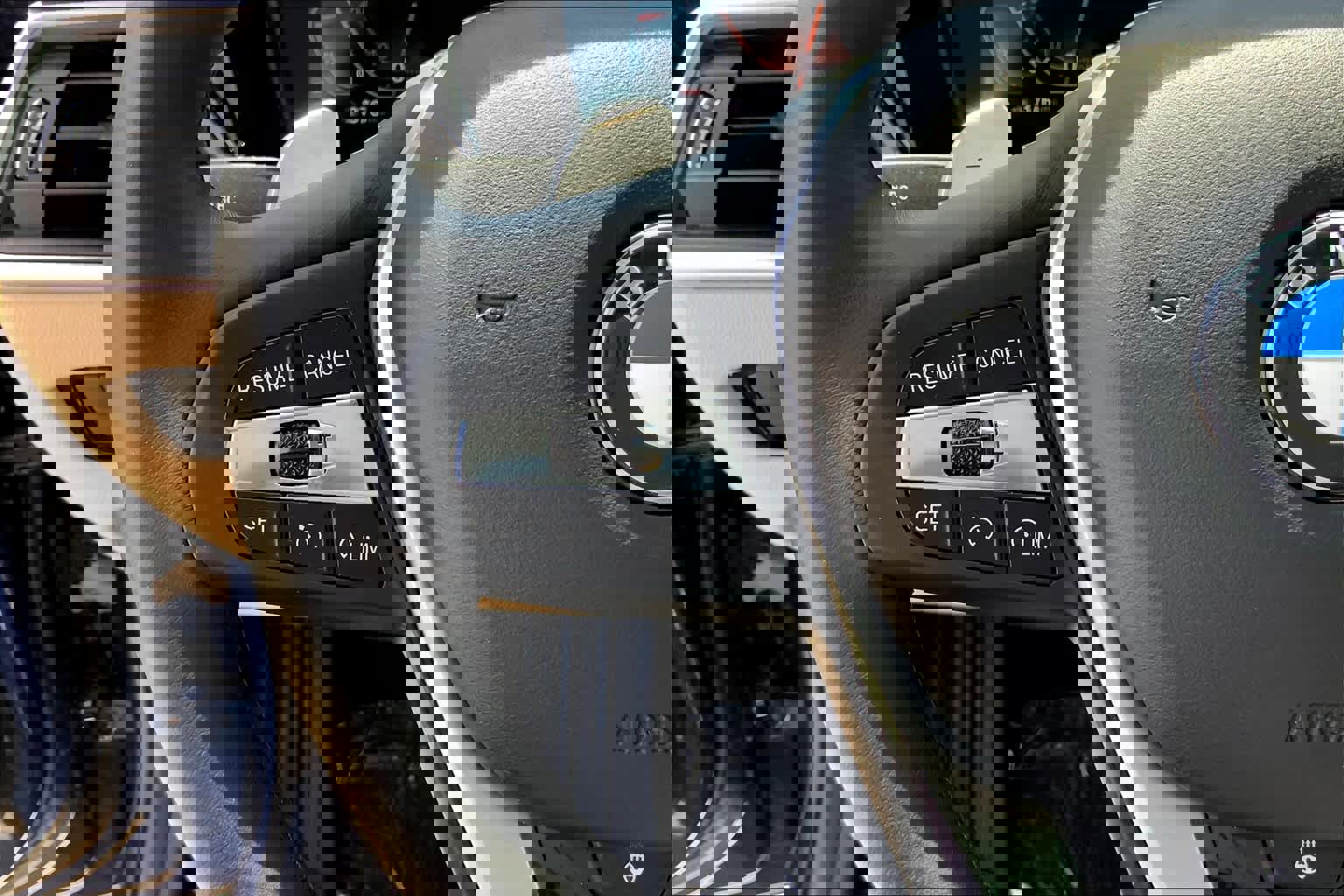 Used 2021 BMW 330i Sedan w/ Premium Package image 41