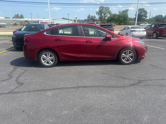 Used 2018 Chevrolet Cruze LT w/ Convenience Package FWD image 12