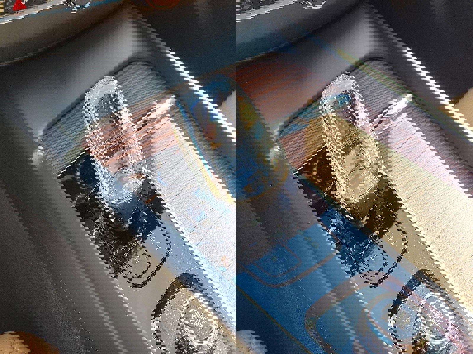 Certified 2024 Volvo XC60 T8 Ultimate w/ Protection Package Premier image 26