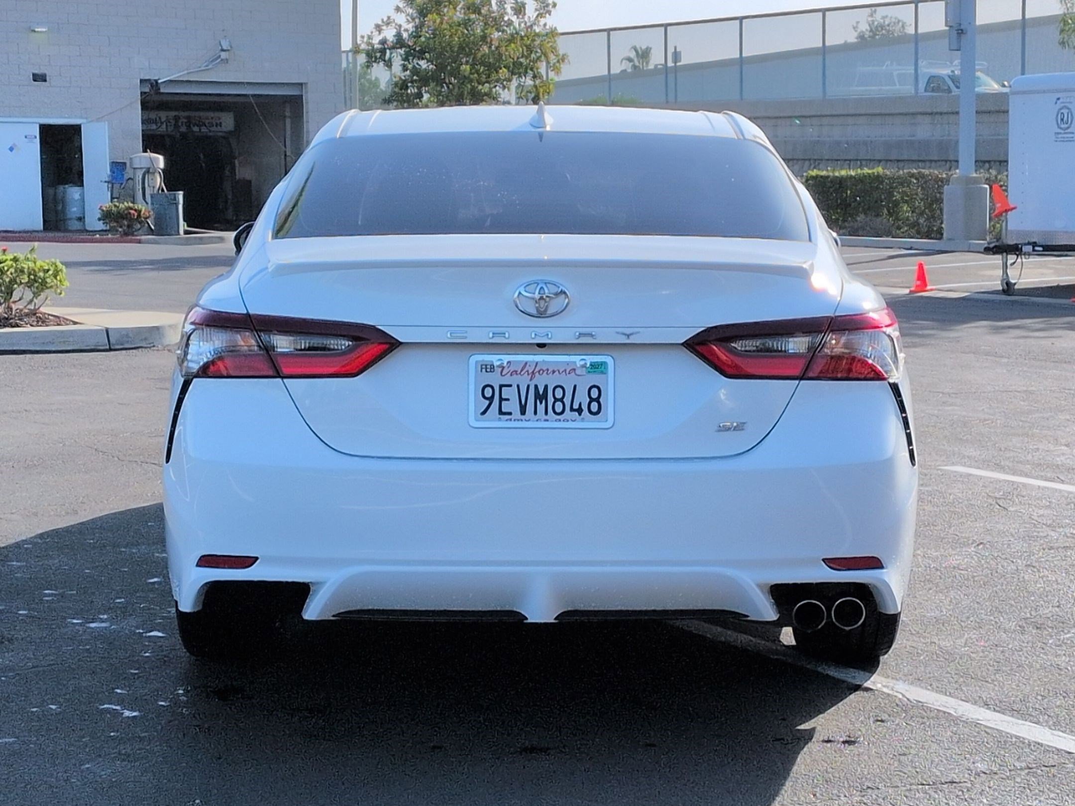 Used 2023 Toyota Camry SE image 9