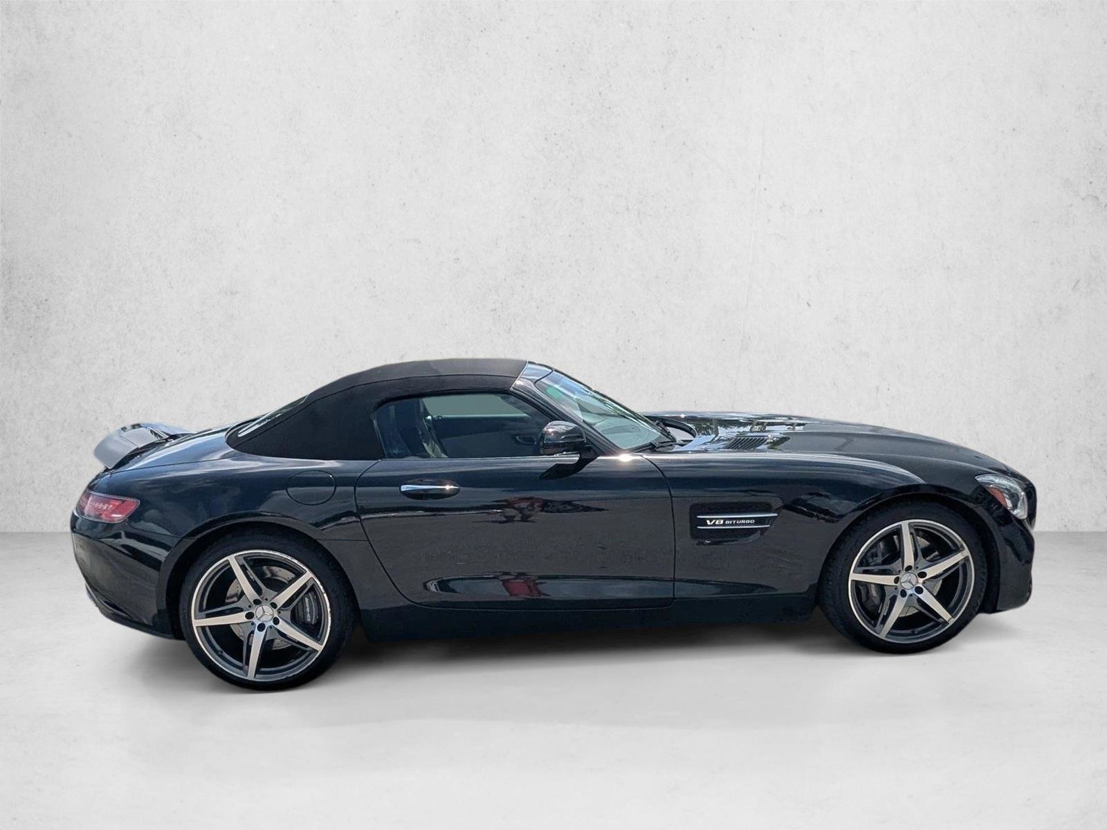 Used 2018 Mercedes-Benz AMG GT Roadster image 4
