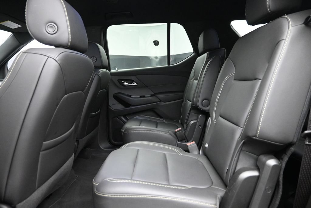 Used 2023 Chevrolet Traverse LT w/ LT Premium Package AWD/4WD image 14