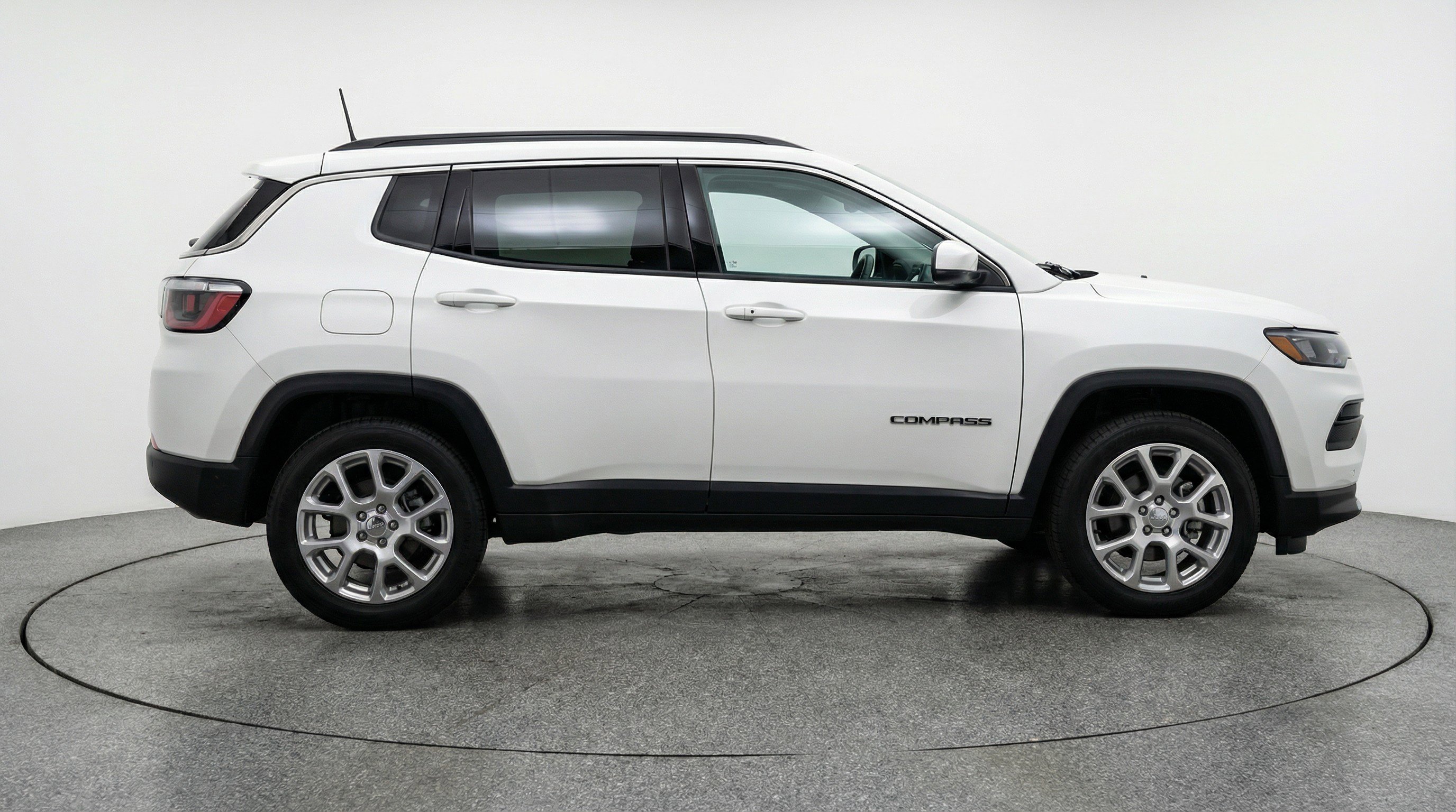 Used 2025 Jeep Compass Limited AWD/4WD image 11