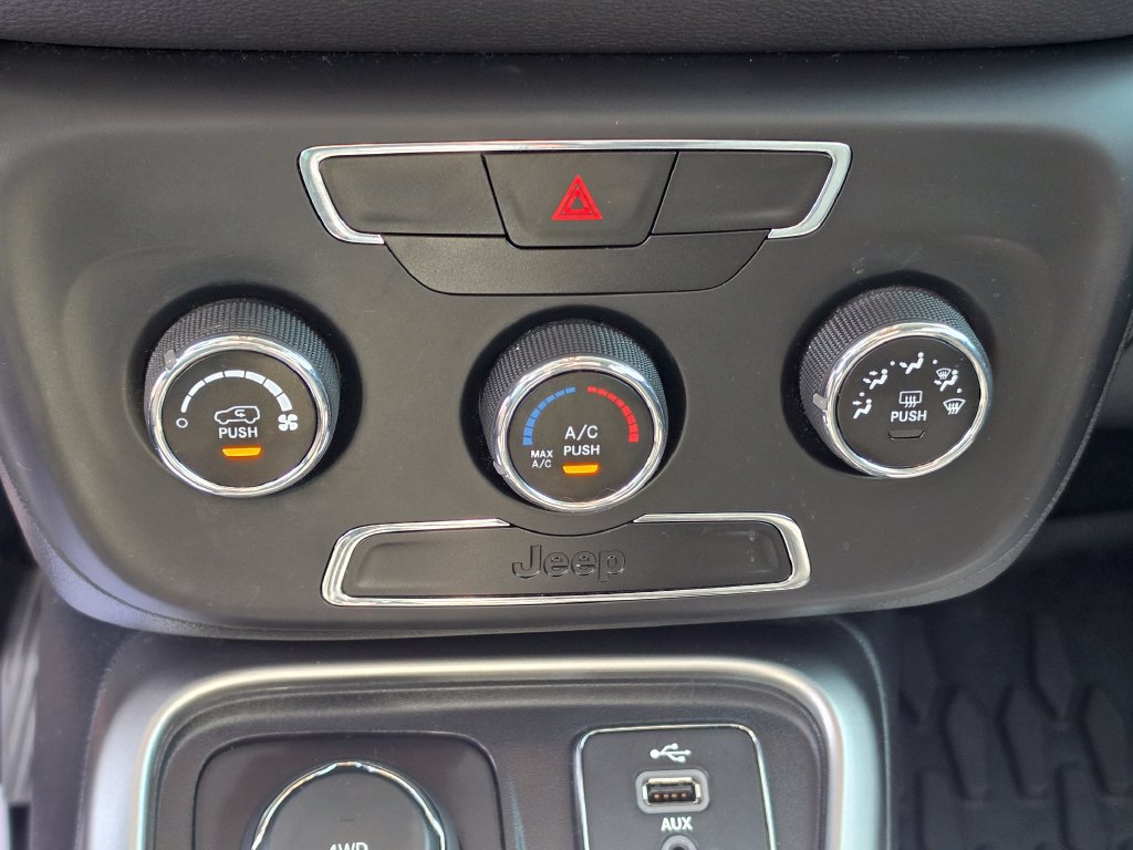 Used 2018 Jeep Compass Latitude AWD/4WD image 24