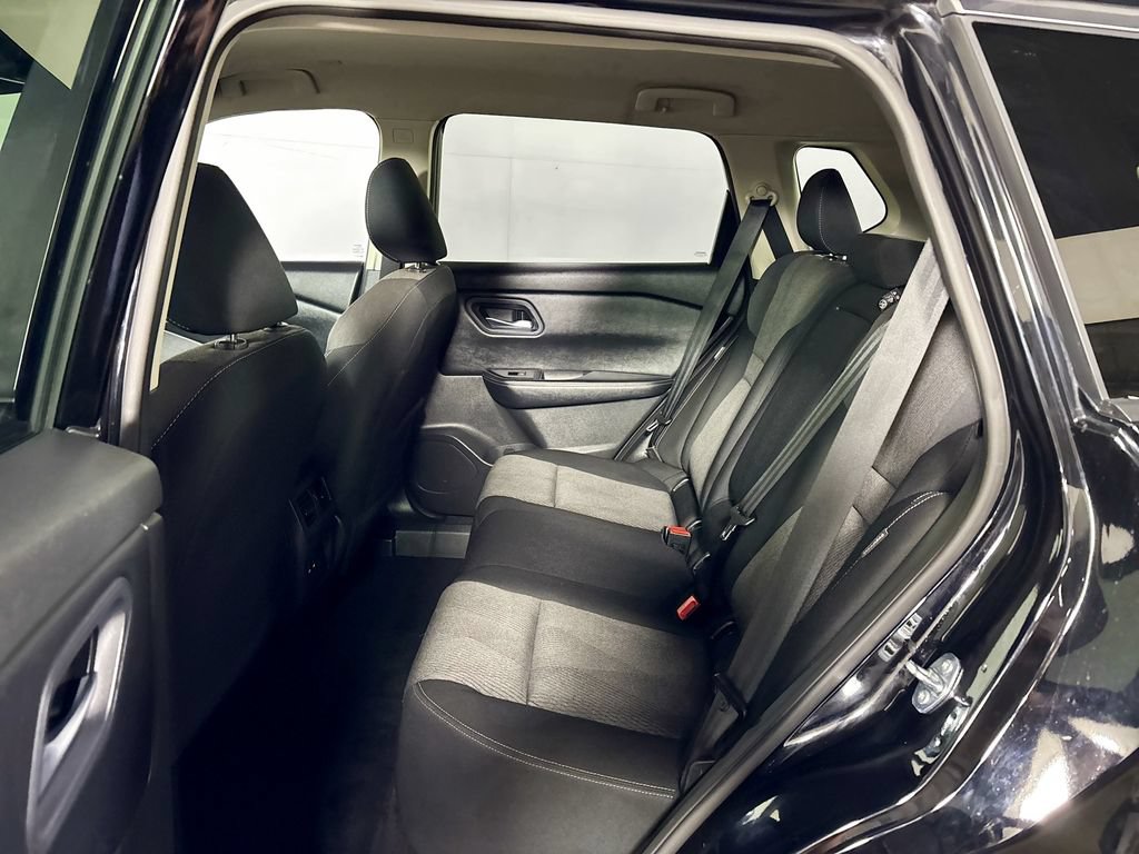 Used 2024 Nissan Rogue SV AWD/4WD image 19