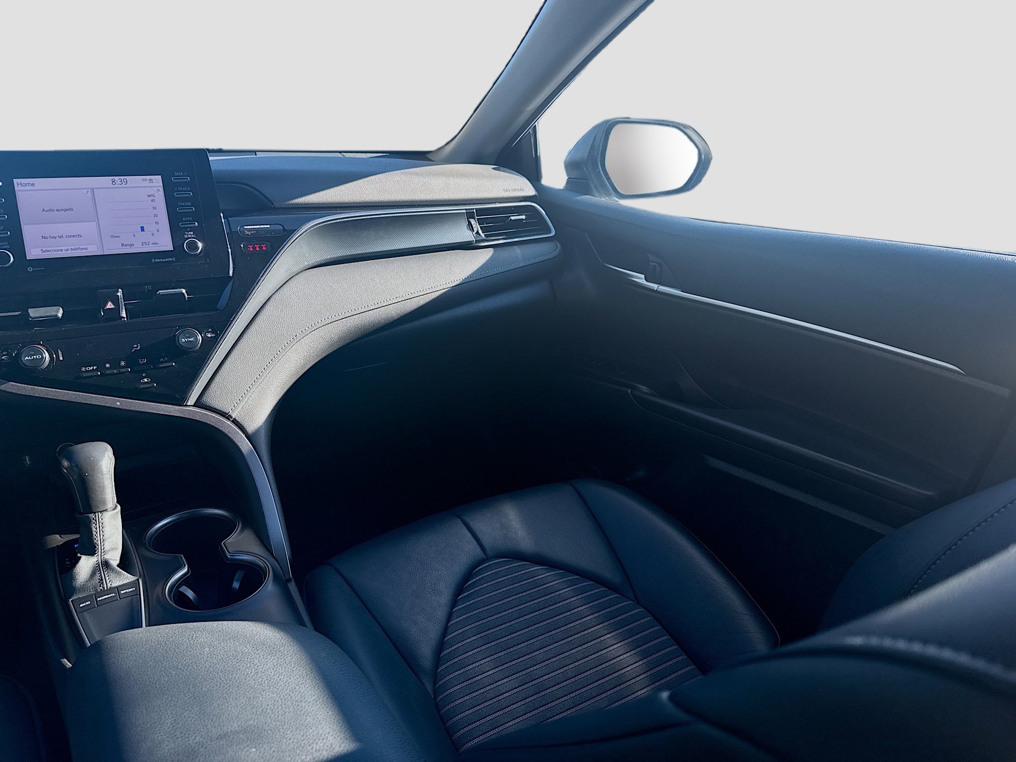 Used 2023 Toyota Camry SE image 19