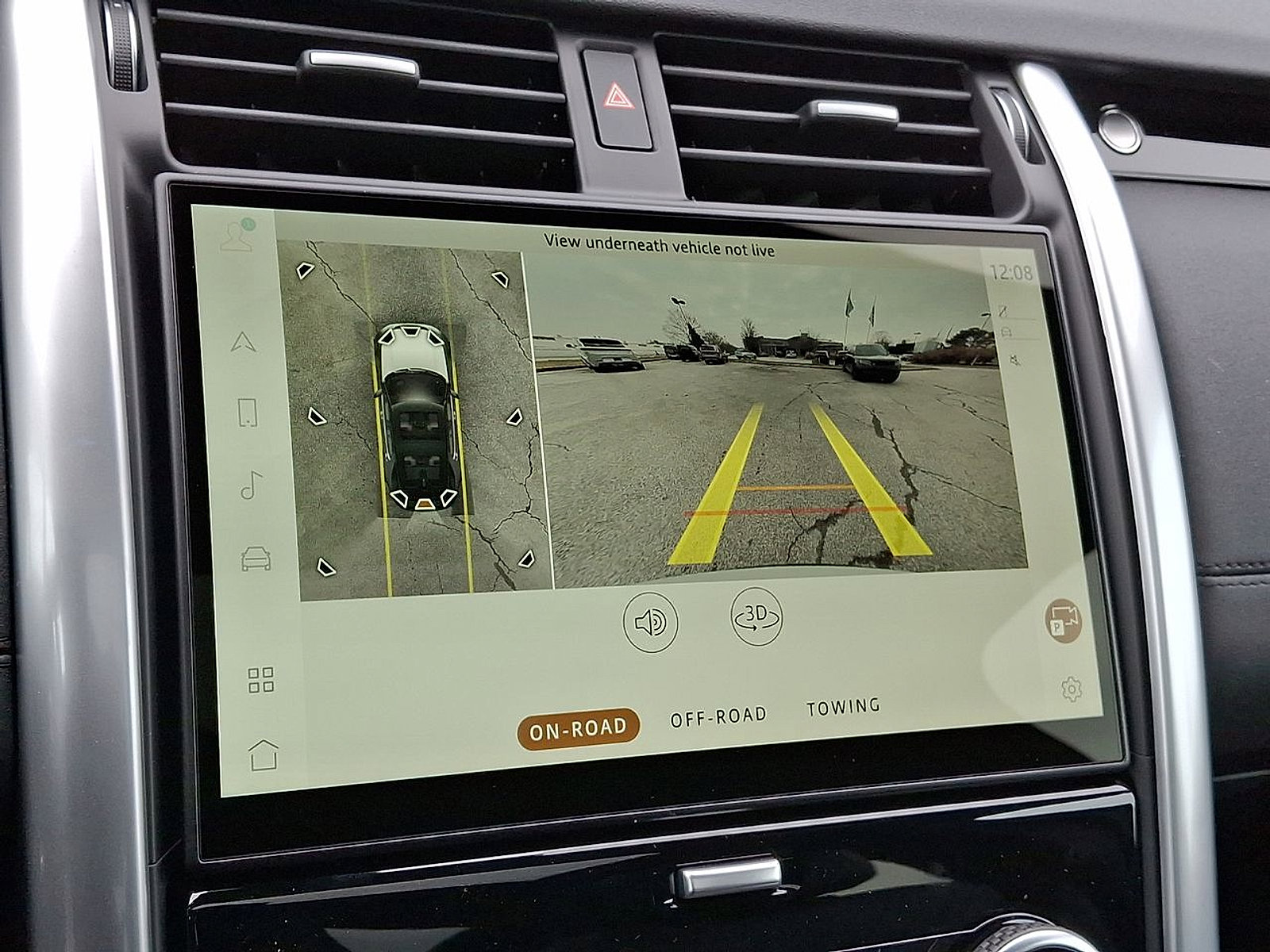 Certified 2025 Land Rover Discovery S image 24