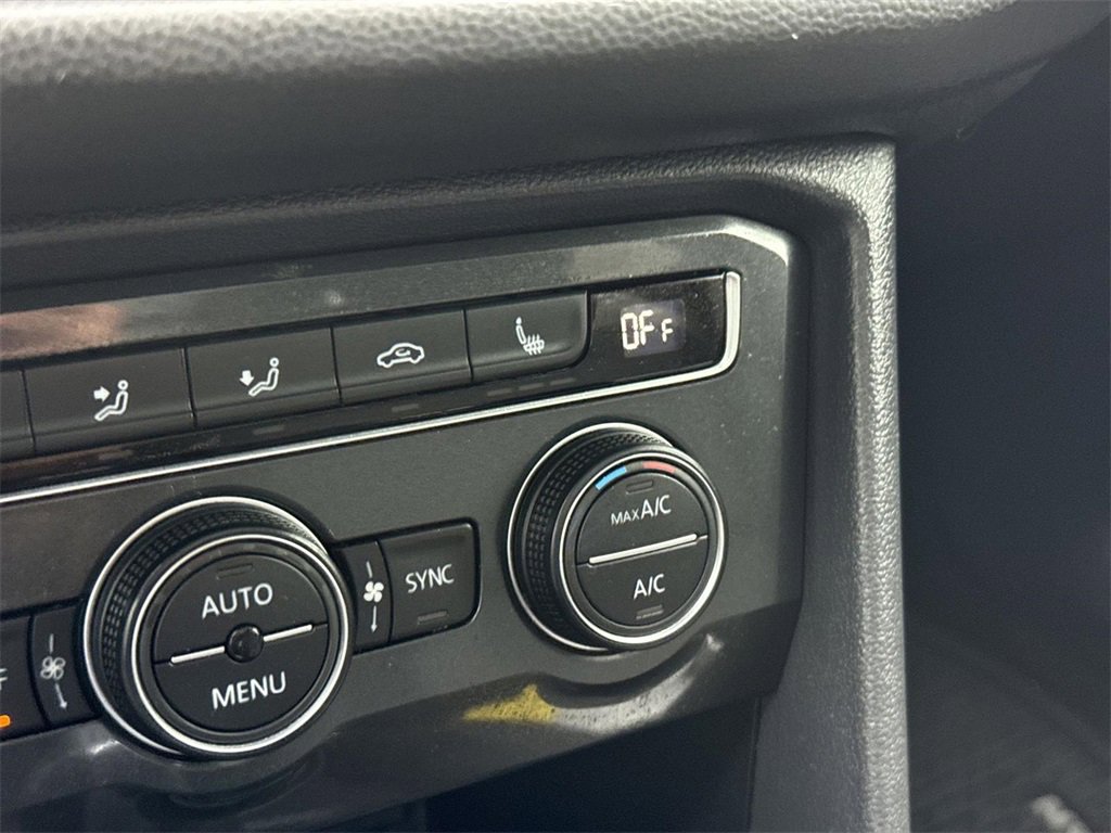 Used 2019 Volkswagen Tiguan SEL image 37
