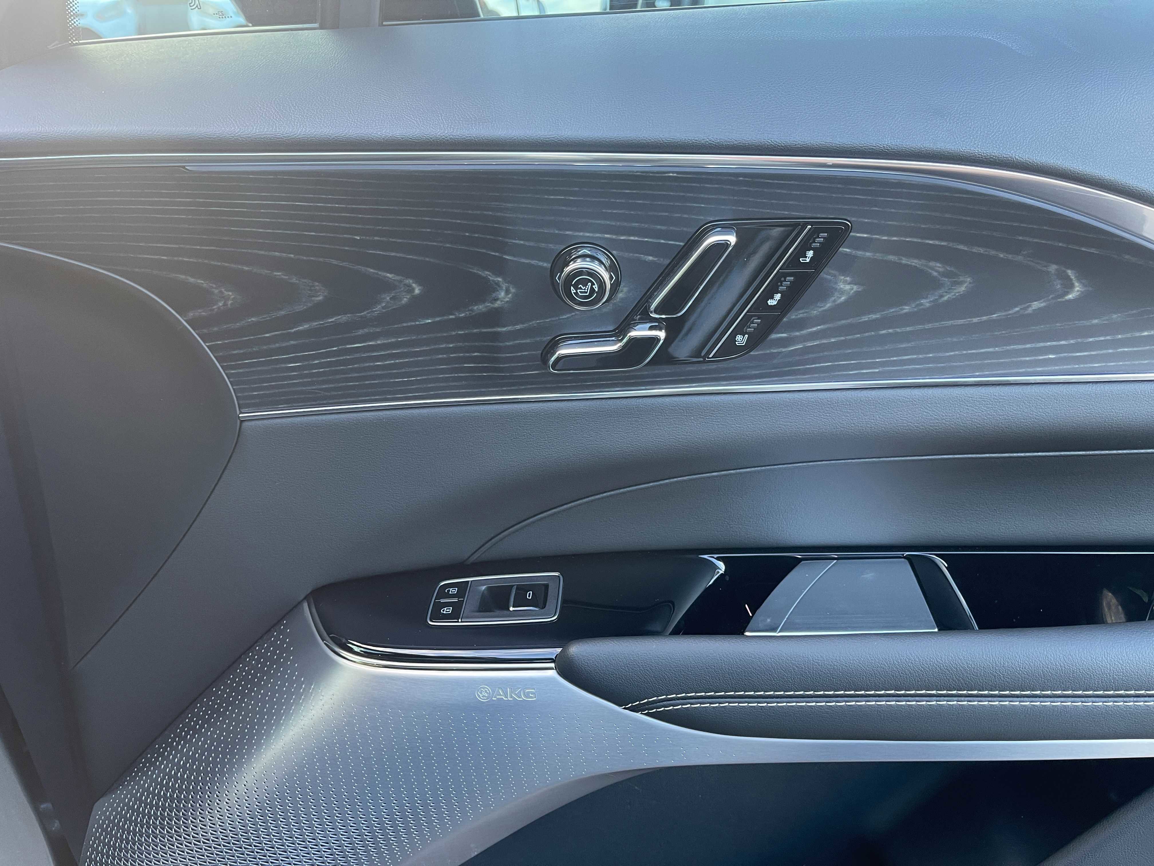 Used 2024 Cadillac Lyriq Sport image 18