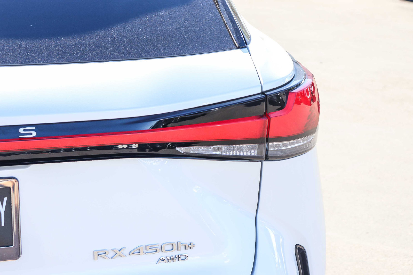 Certified 2024 Lexus RX 450h AWD w/ Convenience Package image 8
