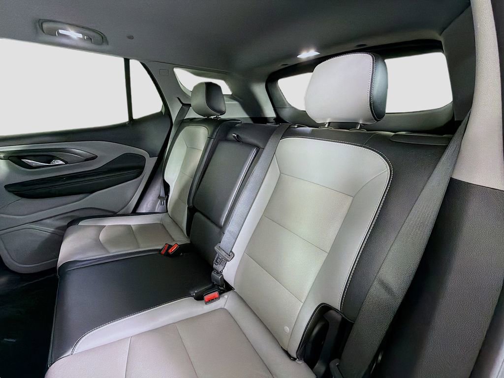 Used 2024 GMC Terrain SLT image 23