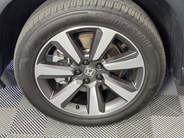 Used 2025 Honda Pilot Touring image 8