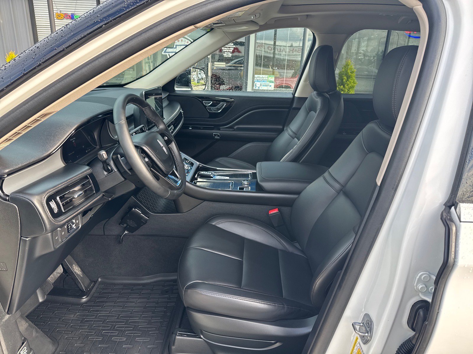 Used 2022 Lincoln Aviator AWD w/ Premium Package image 8