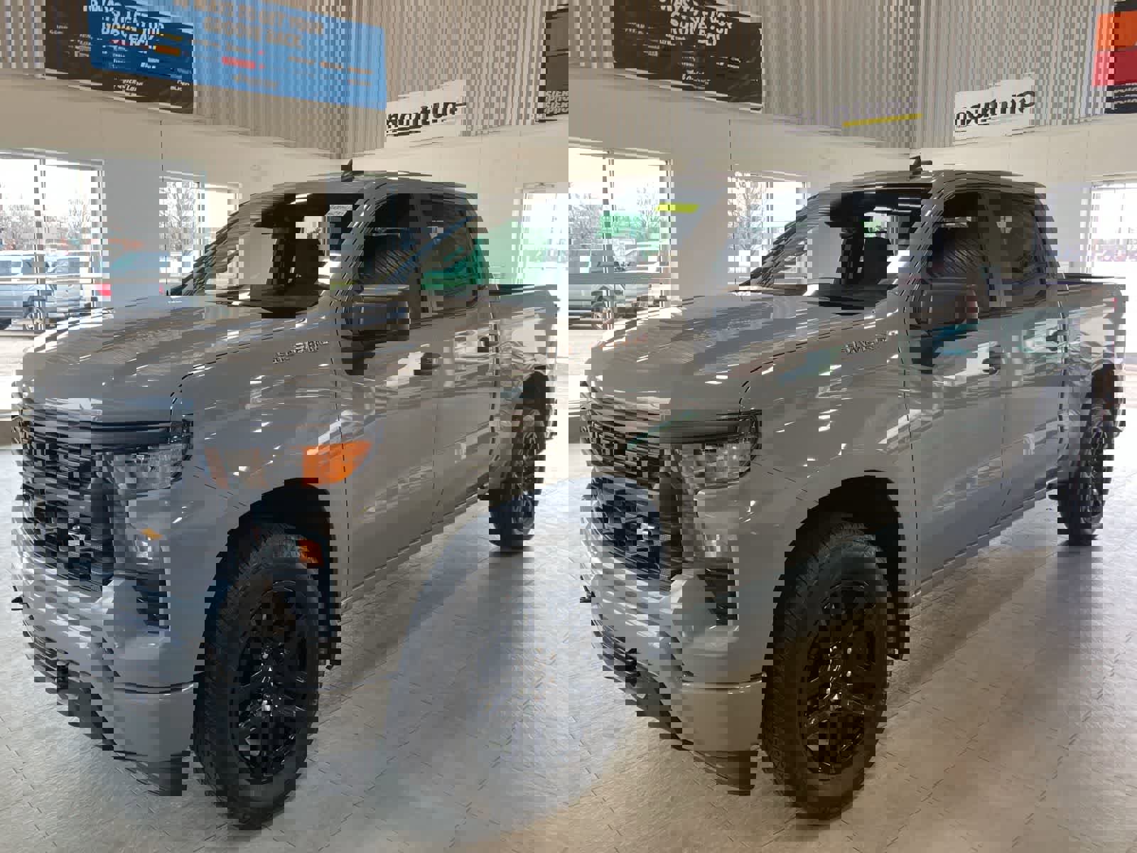 Used 2024 Chevrolet Silverado 1500 Custom image 1