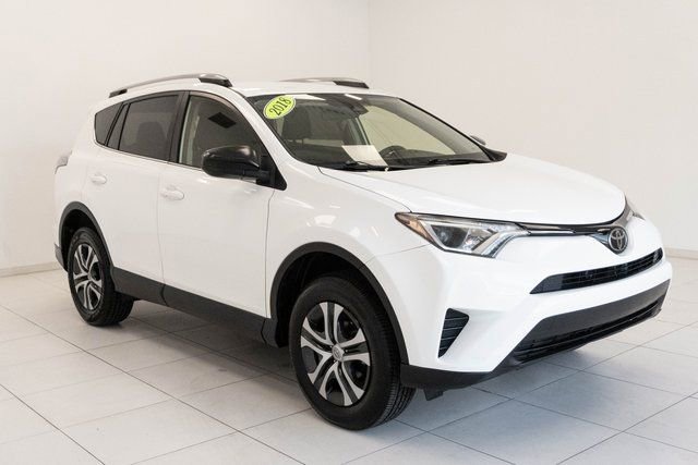 Used 2018 Toyota RAV4 LE image 7