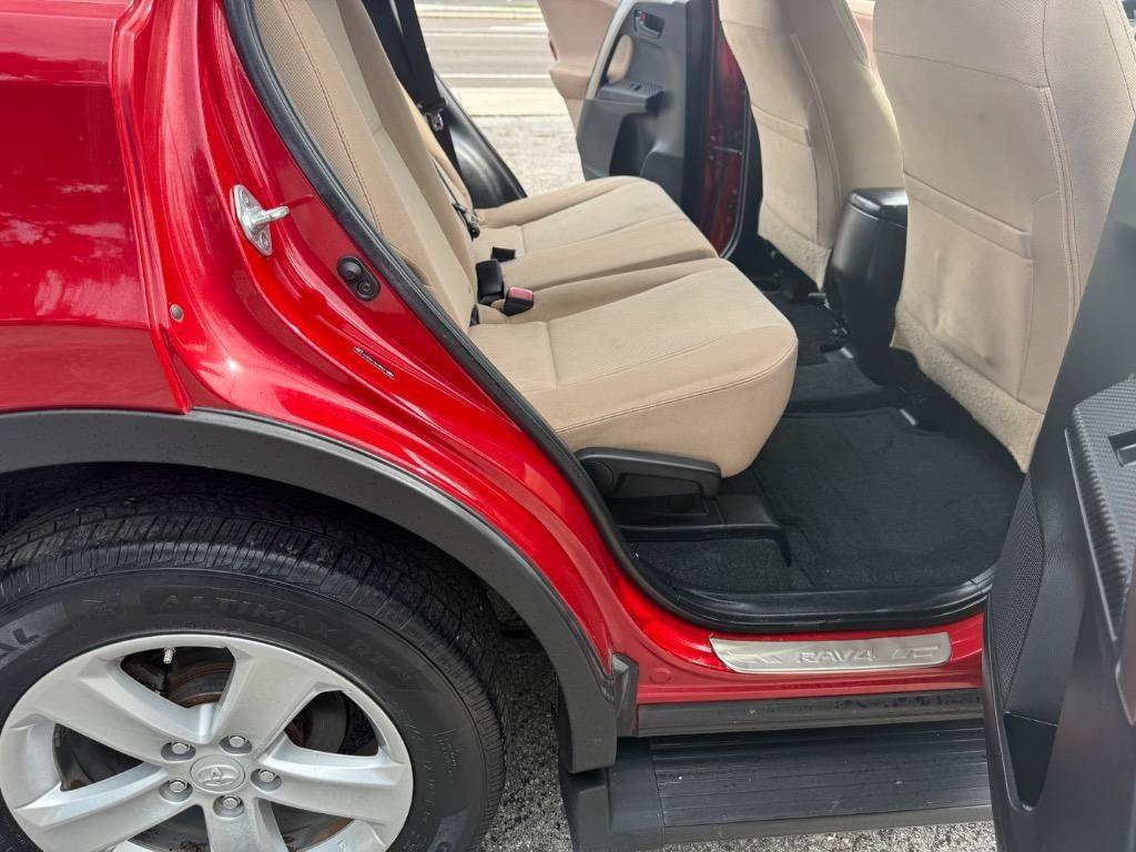 Used 2013 Toyota RAV4 XLE FWD image 20