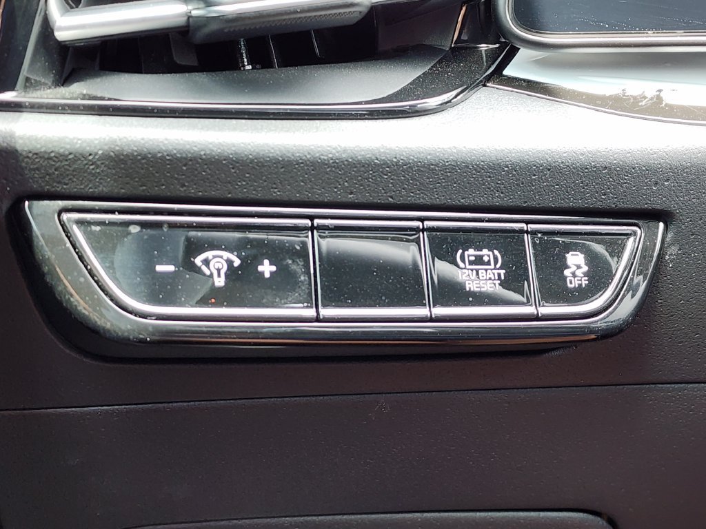 Certified 2023 Kia Niro EX FWD image 31