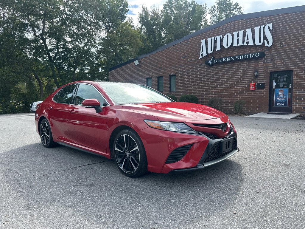 Used 2019 Toyota Camry XSE image 1