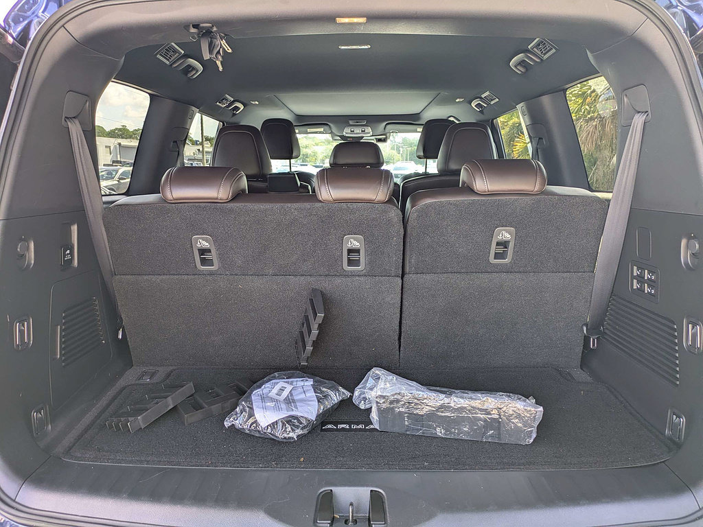 Used 2025 Nissan Armada Platinum w/ Convenience Package RWD image 12