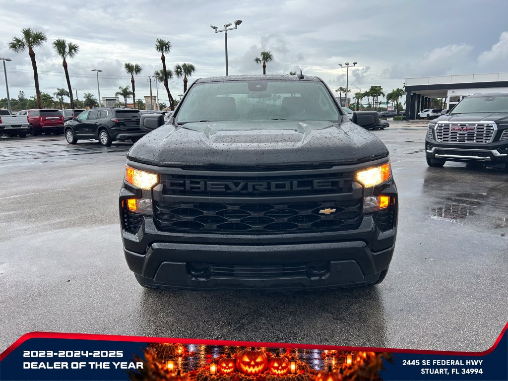 Used 2023 Chevrolet Silverado 1500 Custom RWD image 2