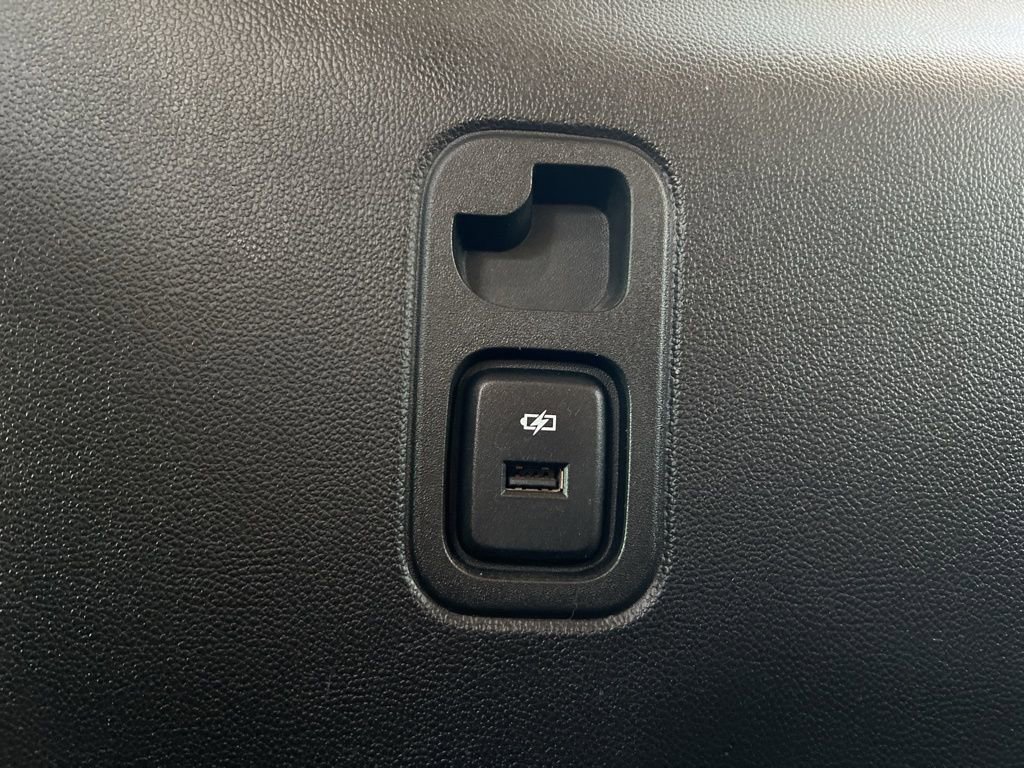 Used 2021 Chevrolet Traverse Premier w/ Redline Edition image 28