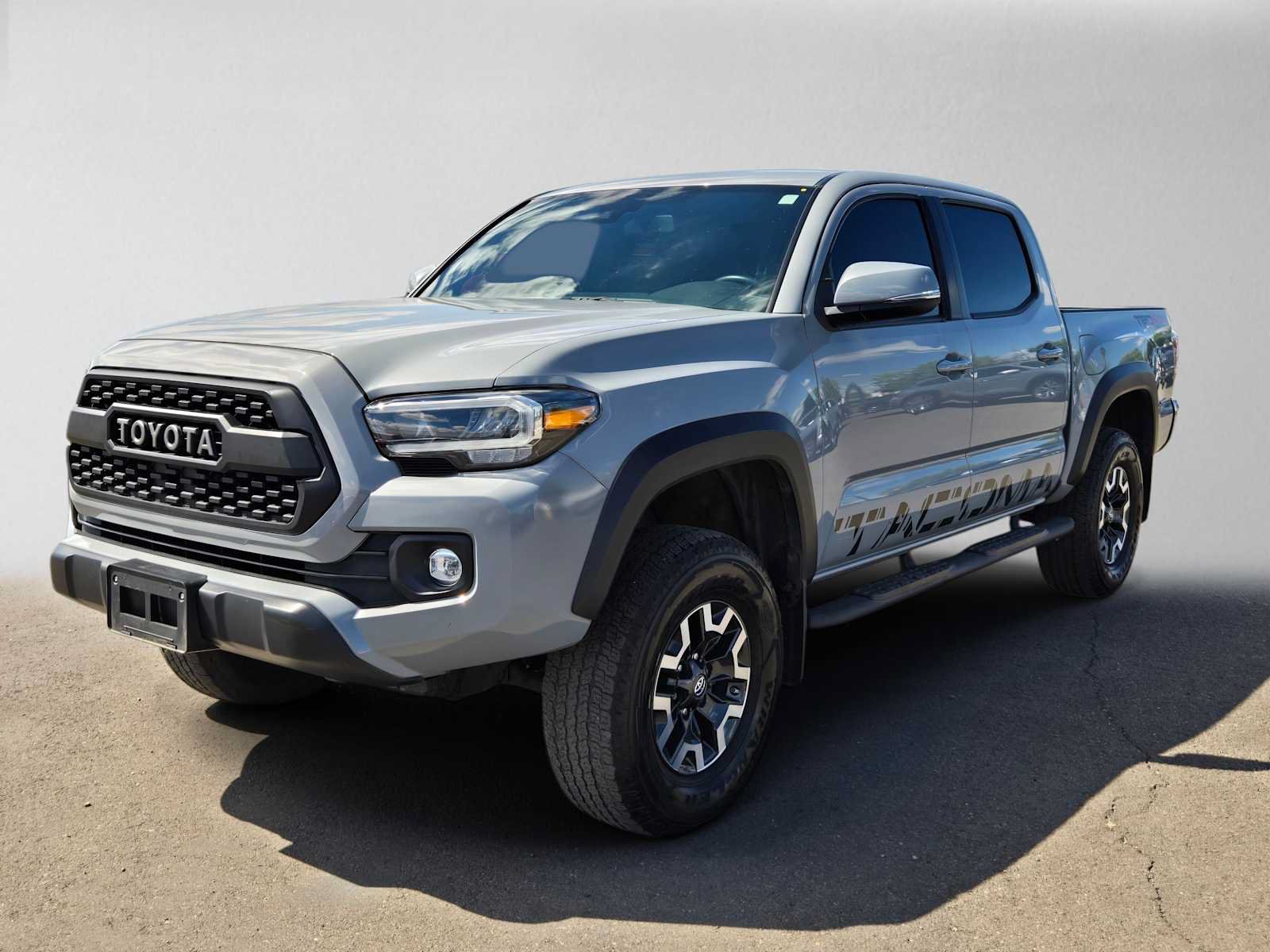 Certified 2020 Toyota Tacoma TRD Off-Road AWD/4WD image 9