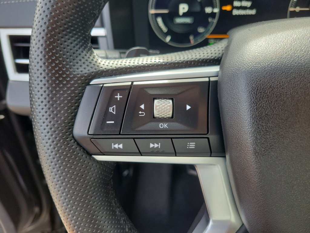 Used 2025 Mitsubishi Outlander 4WD Plug-In Hybrid image 21
