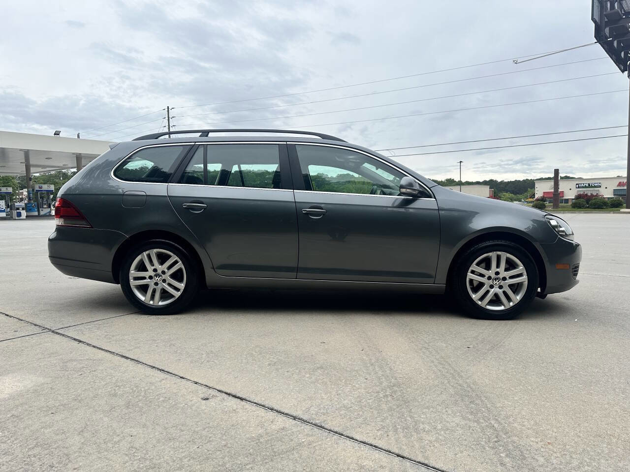 Used 2010 Volkswagen Jetta TDI image 11
