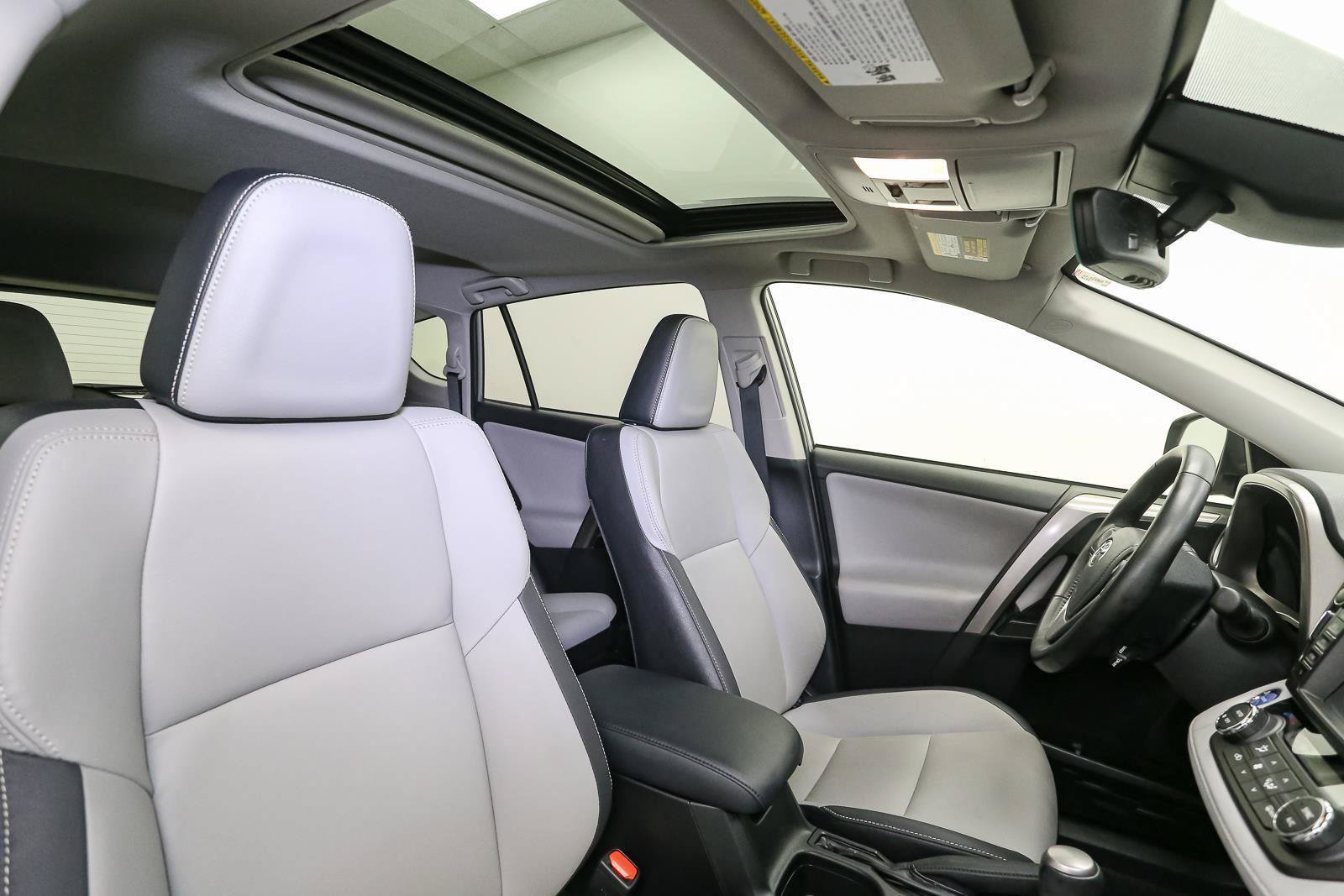 Used 2018 Toyota RAV4 Limited AWD/4WD image 21