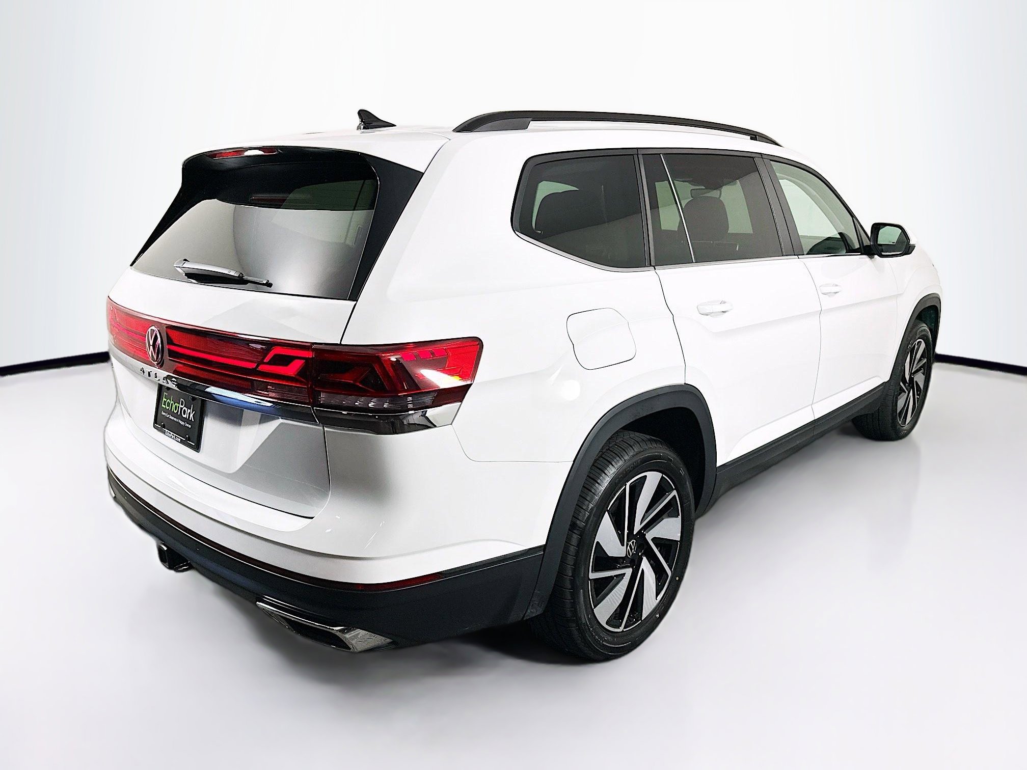 Used 2025 Volkswagen Atlas SE image 9