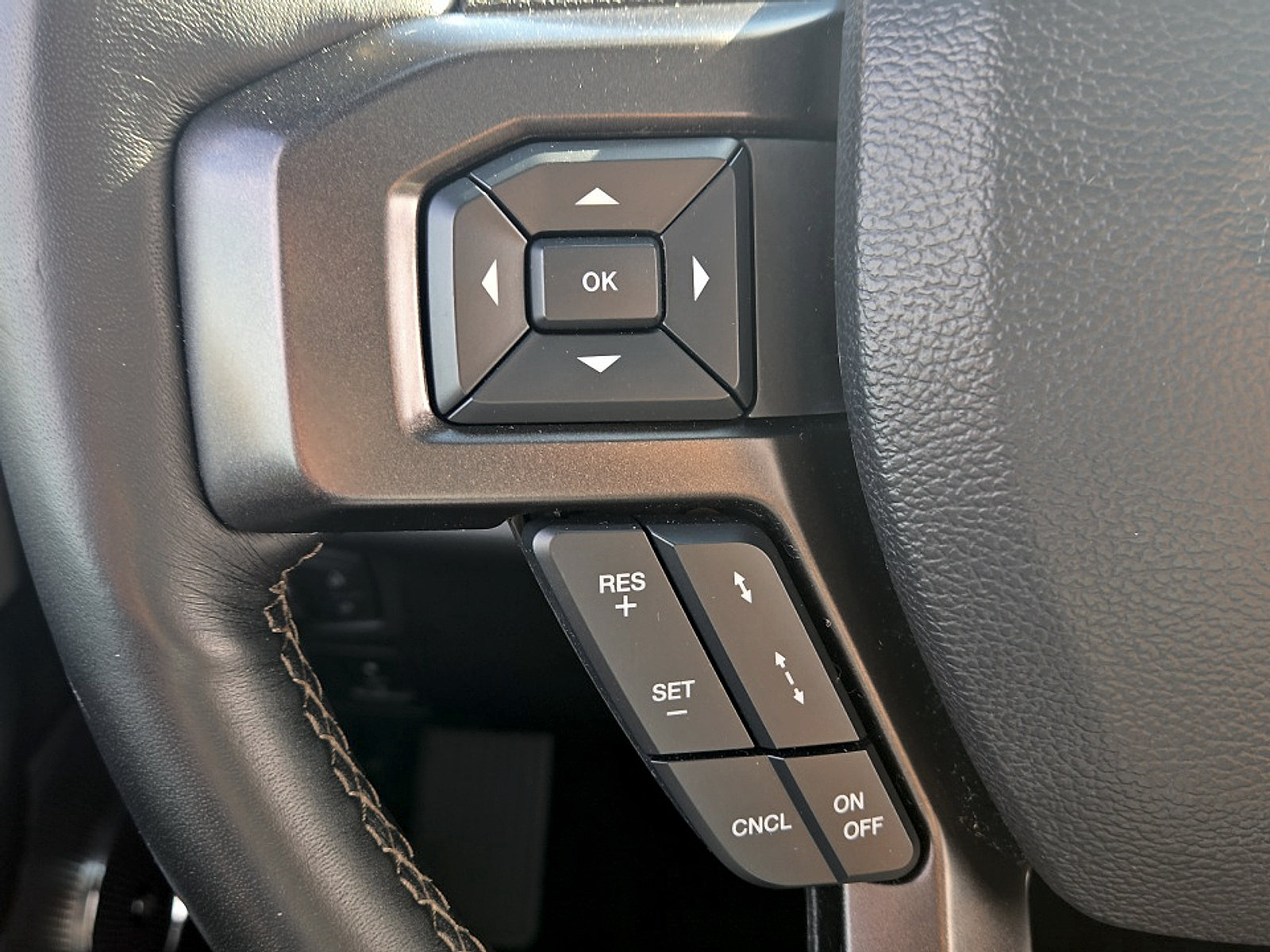 Used 2021 Ford Expedition Max Limited AWD/4WD image 13