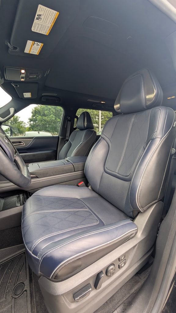 Used 2026 INFINITI QX80 4WD w/ Sport Exterior Package image 6