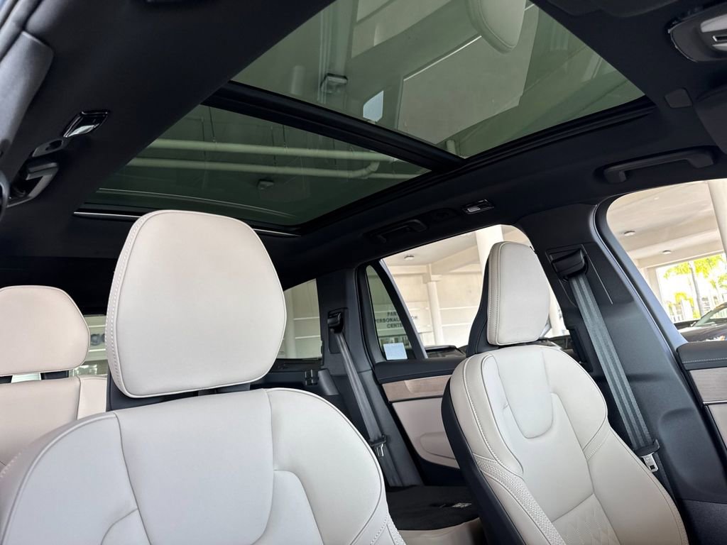 New 2026 Volvo XC90 T8 Plus image 17
