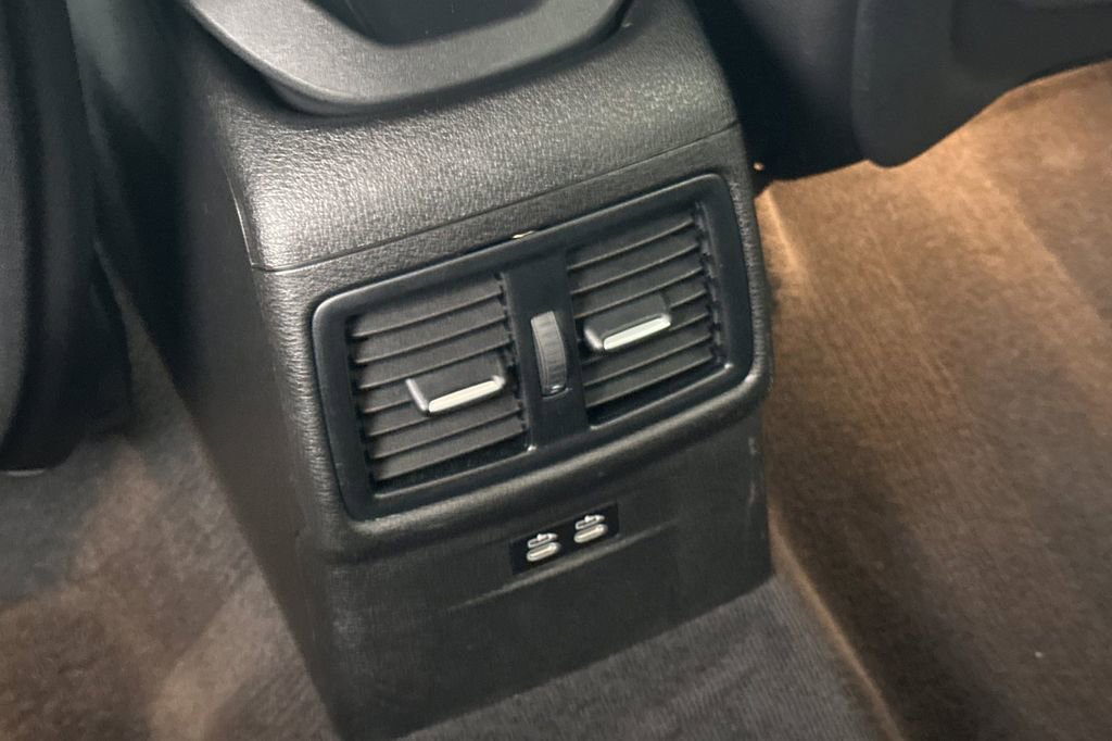 Used 2023 BMW X2 sDrive28i w/ M Sport Package image 10